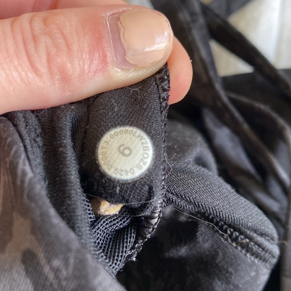 EUC Lululemon Energy Longline Bra - Picture 3 of 4